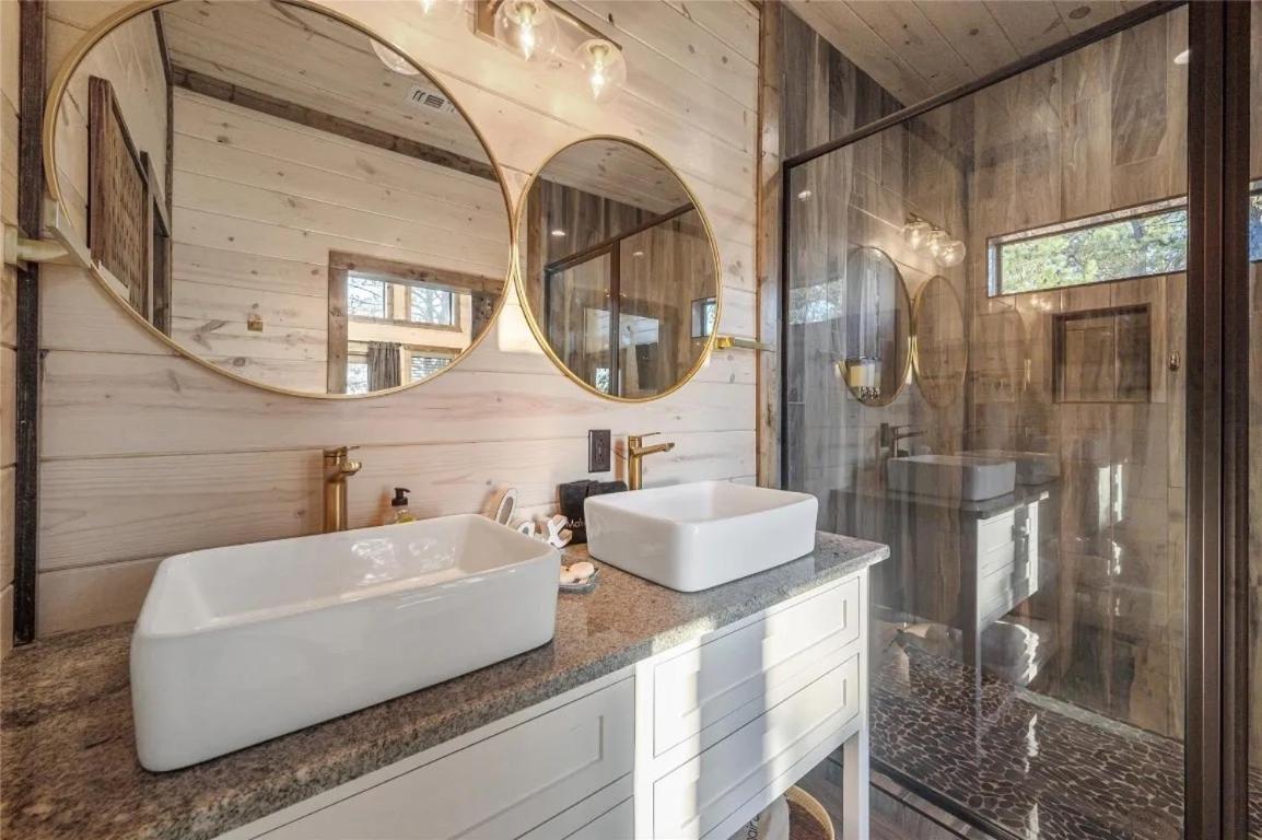 Infinity Views-Luxury, Game Room, Hot Tub, Firepit, Sleeps 20 Broken Bow Exterior photo