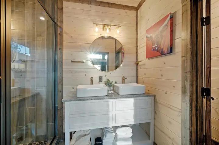 Infinity Views-Luxury, Game Room, Hot Tub, Firepit, Sleeps 20 Broken Bow Exterior photo