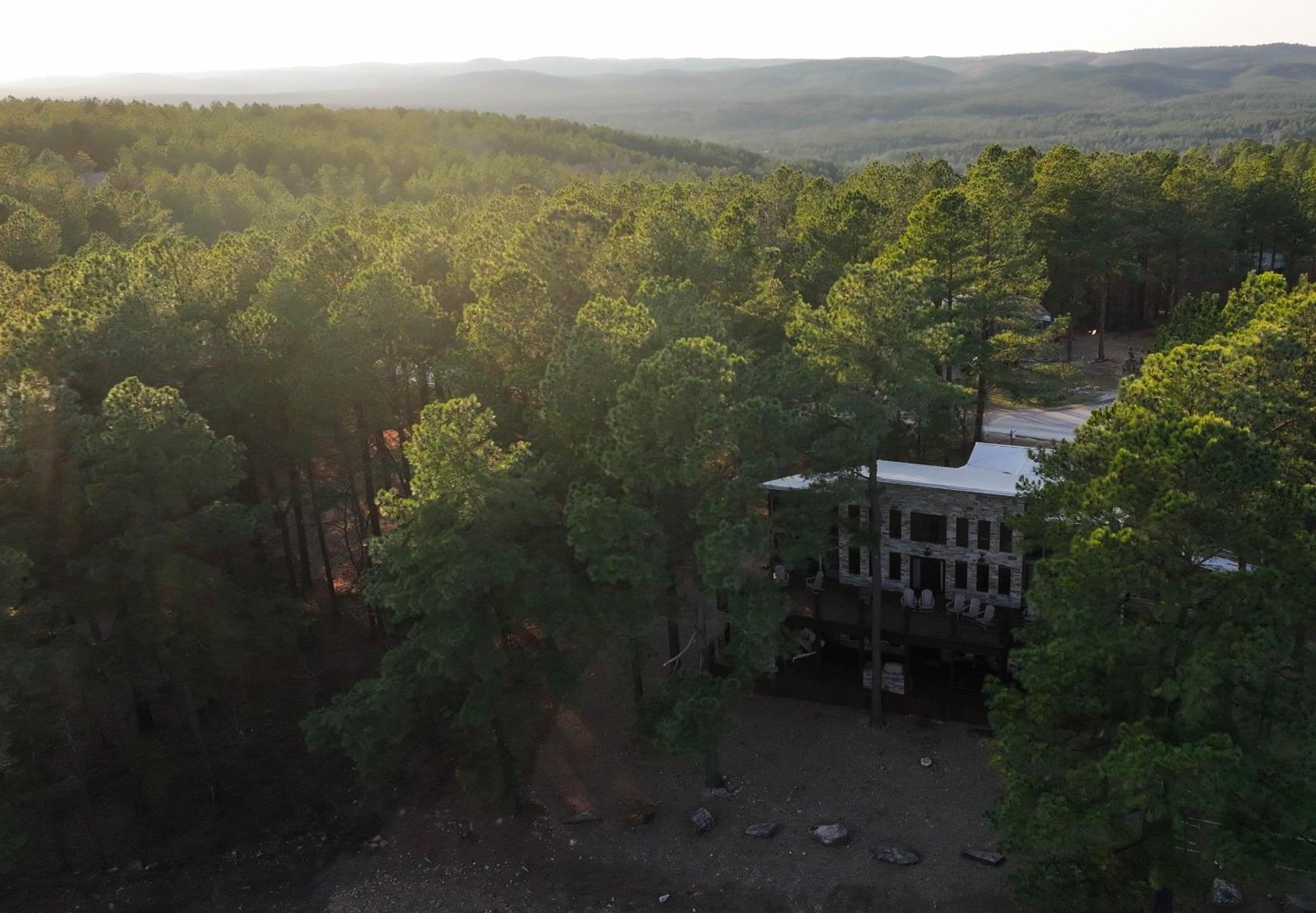 Infinity Views-Luxury, Game Room, Hot Tub, Firepit, Sleeps 20 Broken Bow Exterior photo